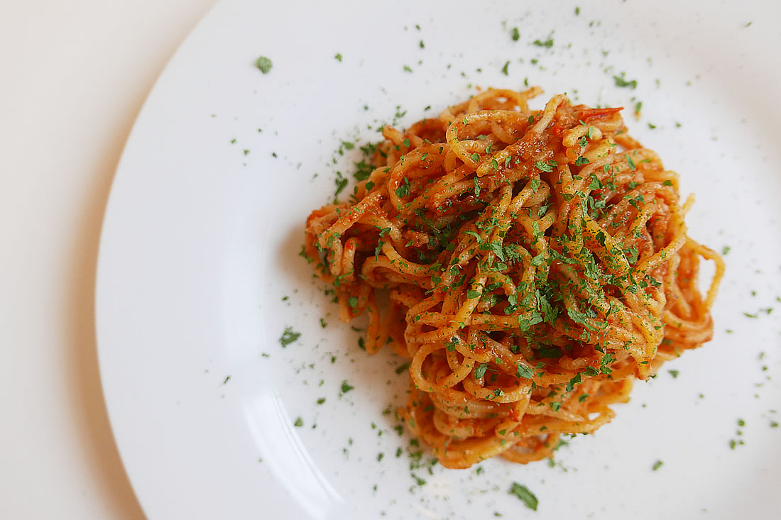 Red bell pepper and mushroom paste for pasta