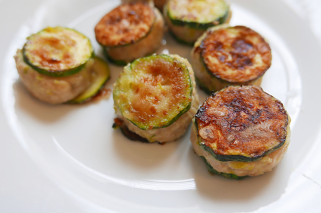 Zucchini ground pork sandwich
