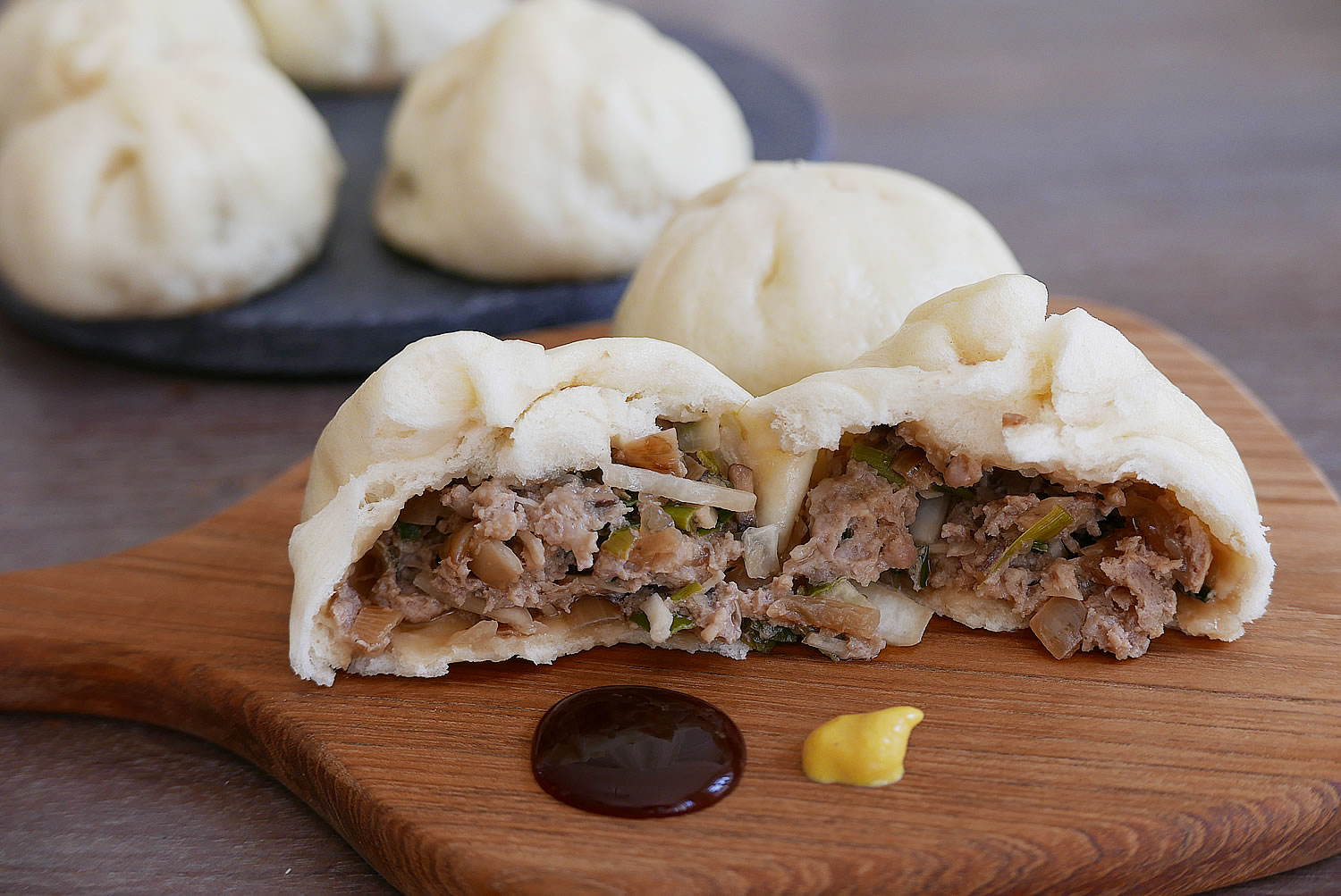 Steamed meat buns – Nikuman