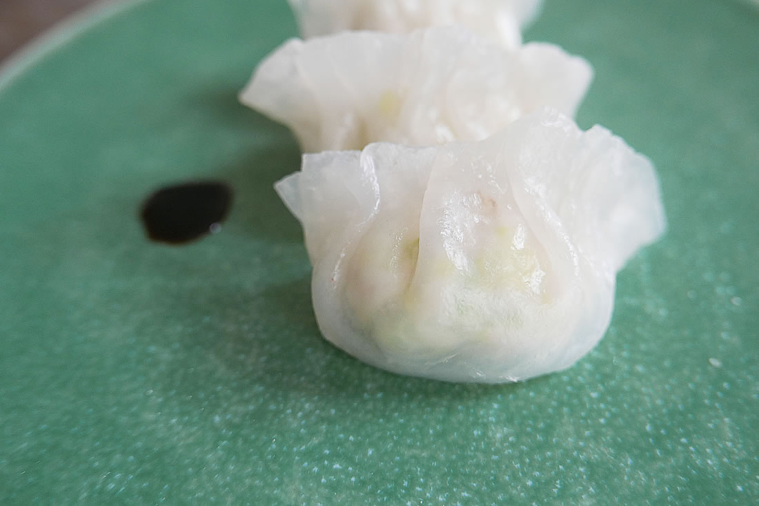 Steamed pork and shrimp dumpling (ha gow dim-sum)