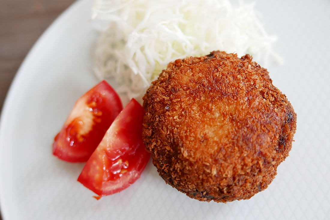 Ground pork cutlet (Menchi Katsu)