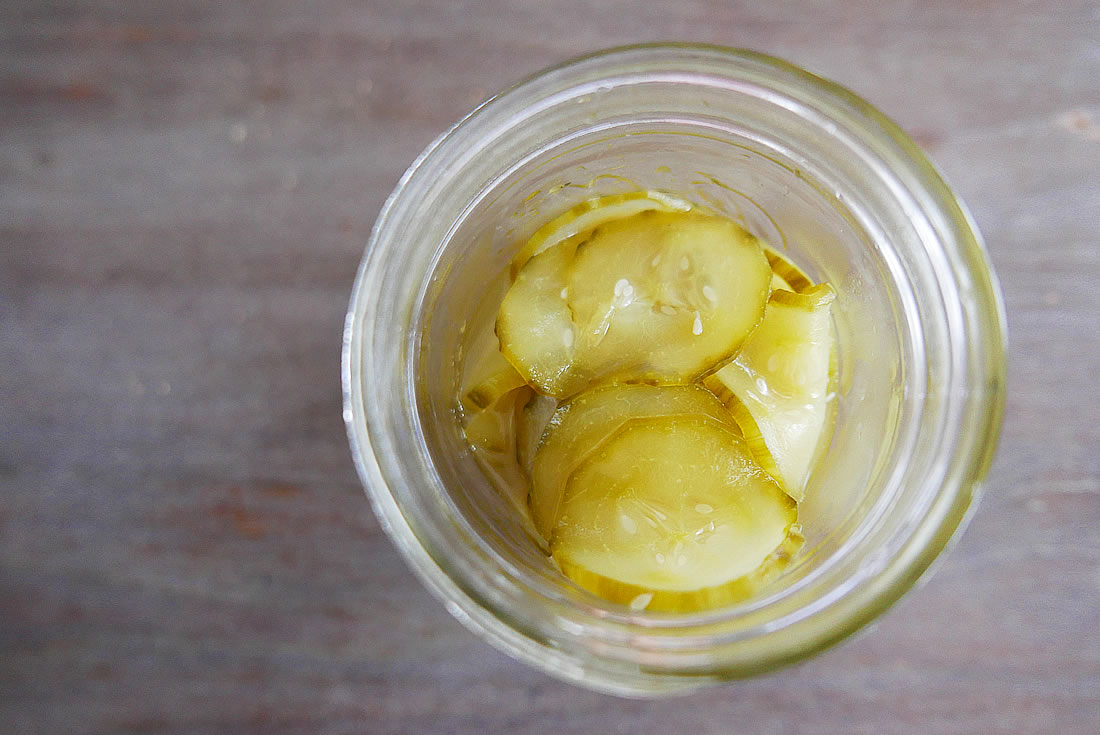 Easy homemade pickles for burgers